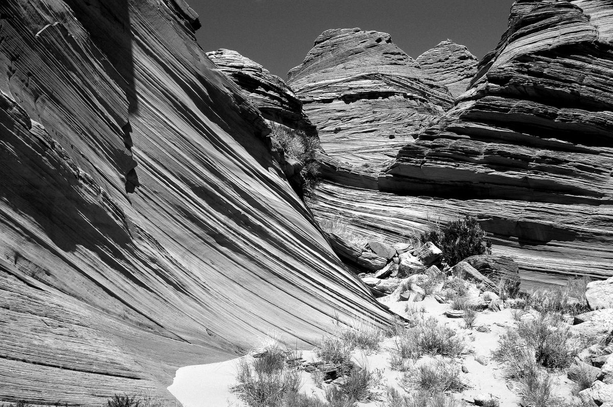 black-and-white-canyon-desert-153528-1200x798.jpg